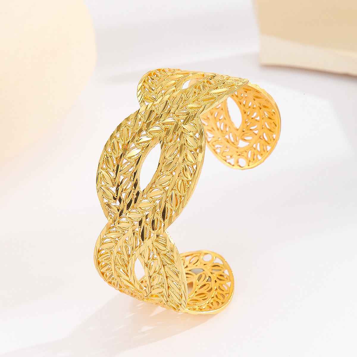 Hip-Hop Women's Moon Necklace - Chic 18K Gold-Plated Blue and White Bracelet Jewelry