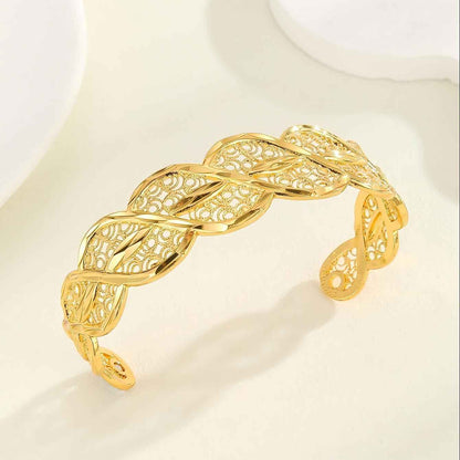 Hip-Hop Women's Moon Necklace - Chic 18K Gold-Plated Blue and White Bracelet Jewelry